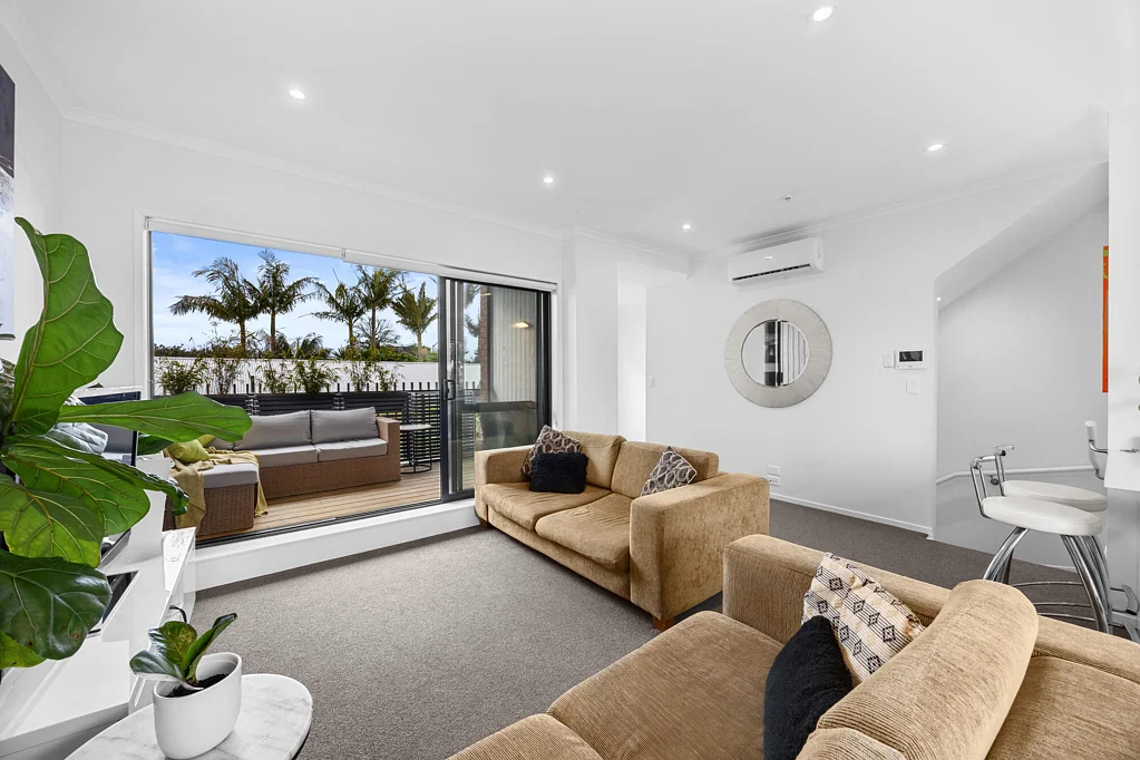 Te Atatu Peninsula 3Phòng ngủ 153sqm Freehold Brick Home With Huge Sunny Deck