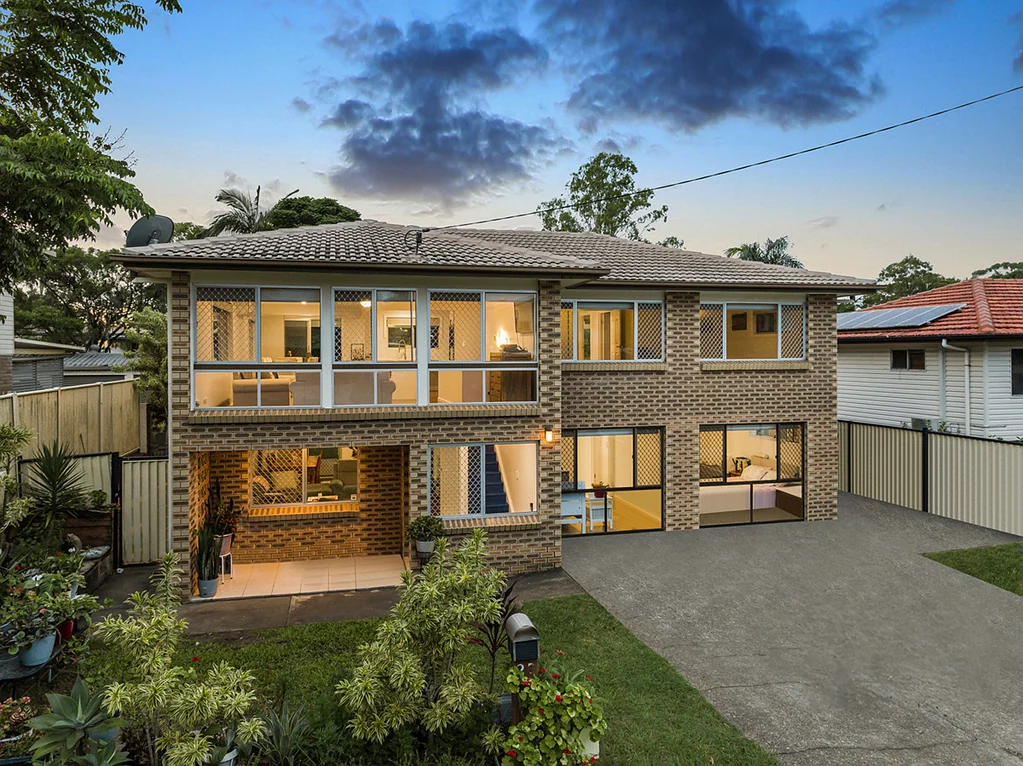 Bray Park 3房  Stunning Family Home with Dual Living - Your Private Retreat Awaits!