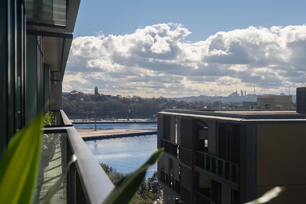 Pyrmont 2غرفة نوم A Stylish Sugar Dock Residence Crafted for Connection & Comfort