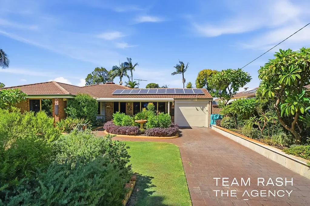 Beechboro 3ห้องนอน Immaculate Family Home with Large enclosed Patio and Tranquil Gardens