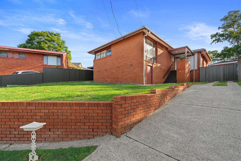 4 Yanderra Close, Hammondville, NSW 2170