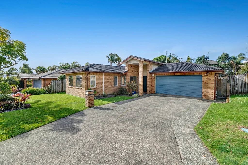 Red Beach 4 Slaapkamer Location, Location, Seller Motivation!