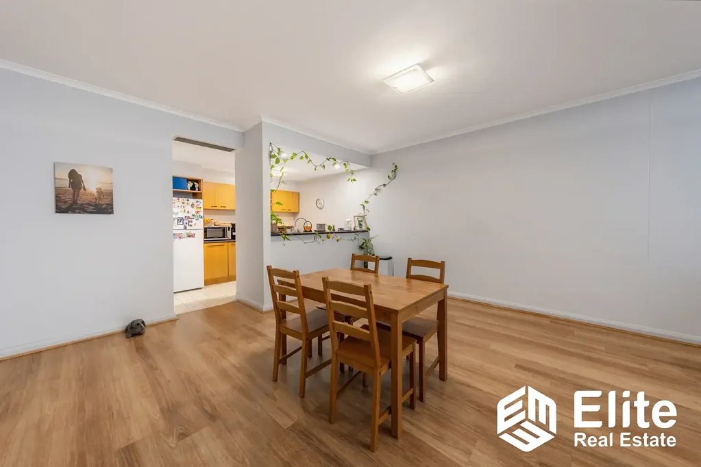 Fully Furnished 2BED 1BATH Apartment in Melbourne CBD for Rent