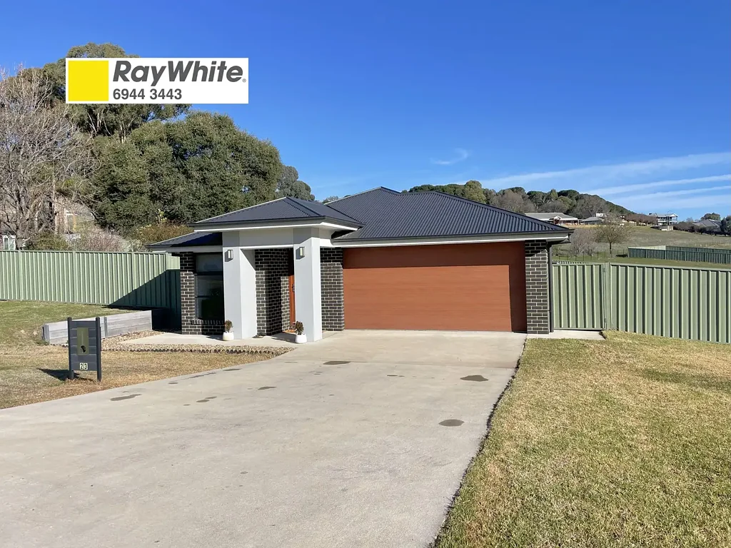 Gundagai 3 Bedroom Modern style in a quiet location !
