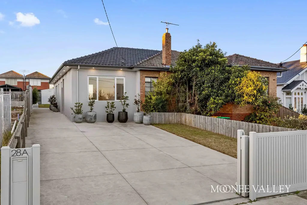 Essendon 3Phòng ngủ Renovated to Perfection, Designed for Effortless Living