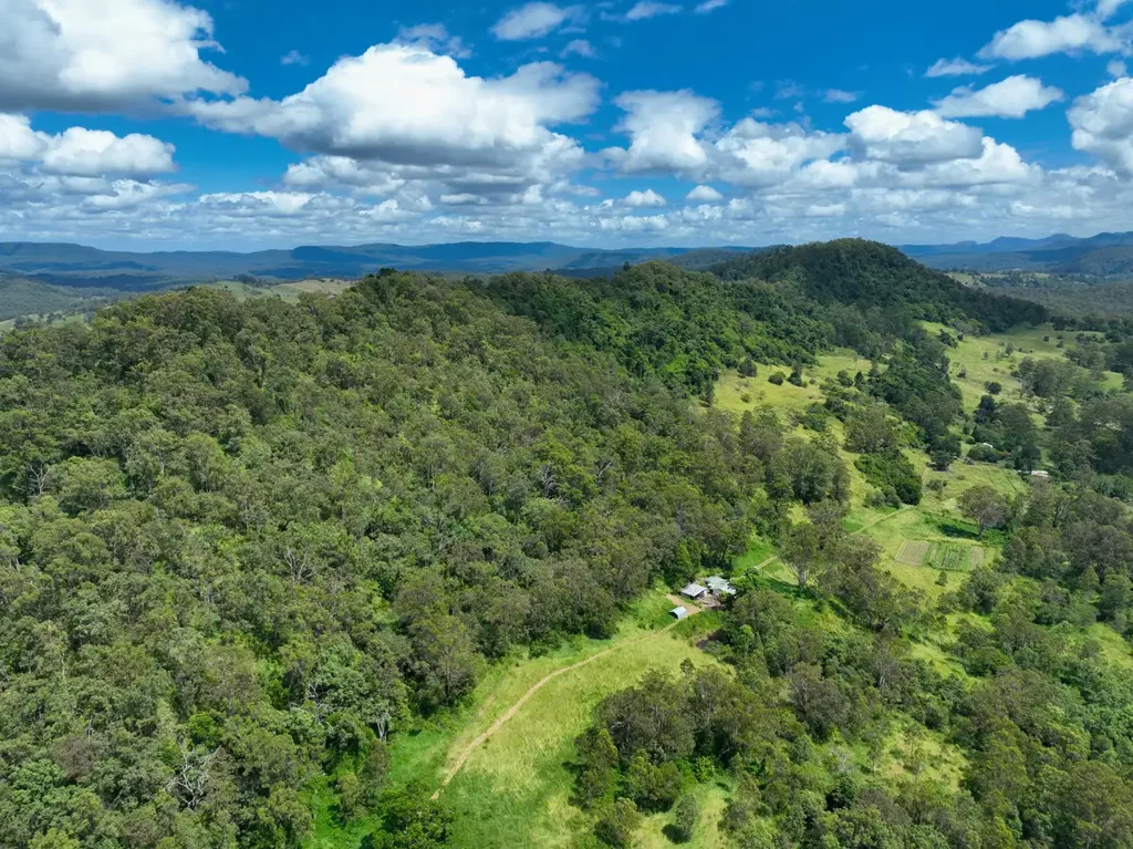 Eden Creek  🌿 A Rural Haven in Eden Creek 🌿