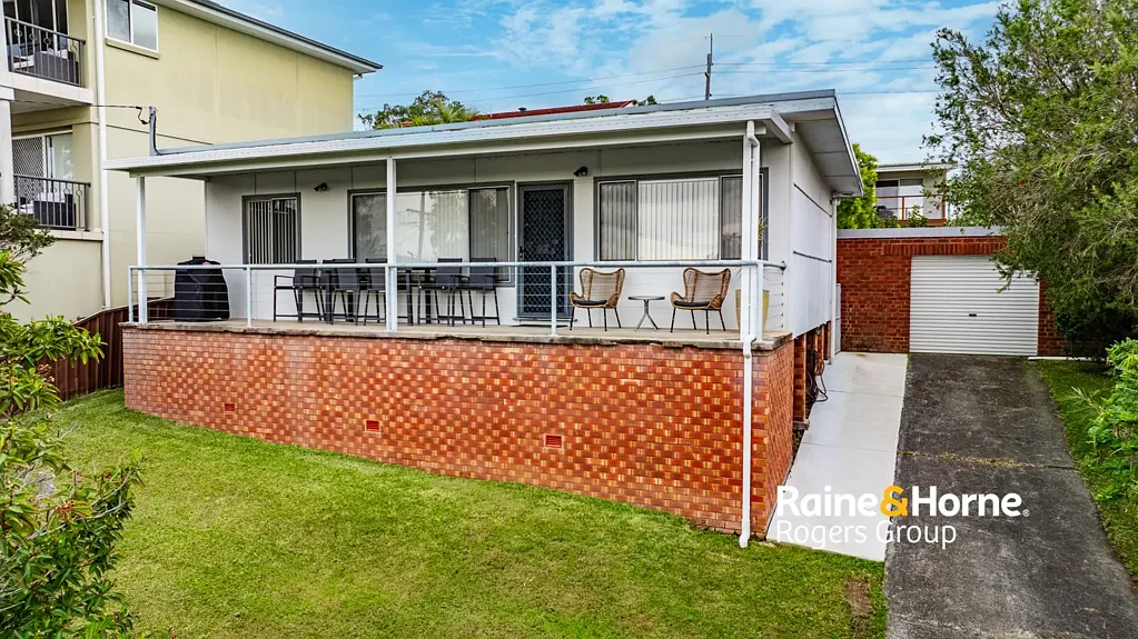 2-Bedroom Home in Positioned on the Hill in Budgewoi!
