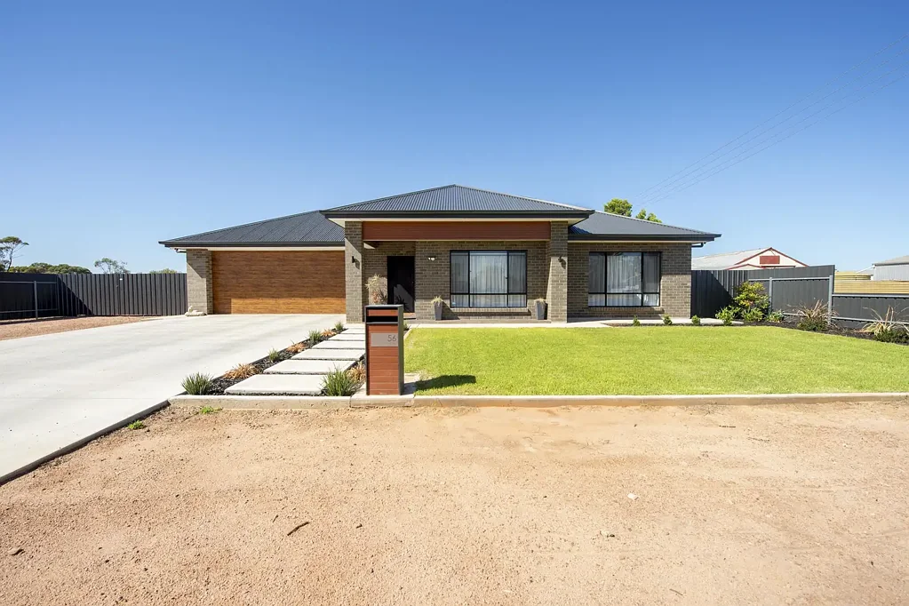 Spacious Family Home on Large Allotment