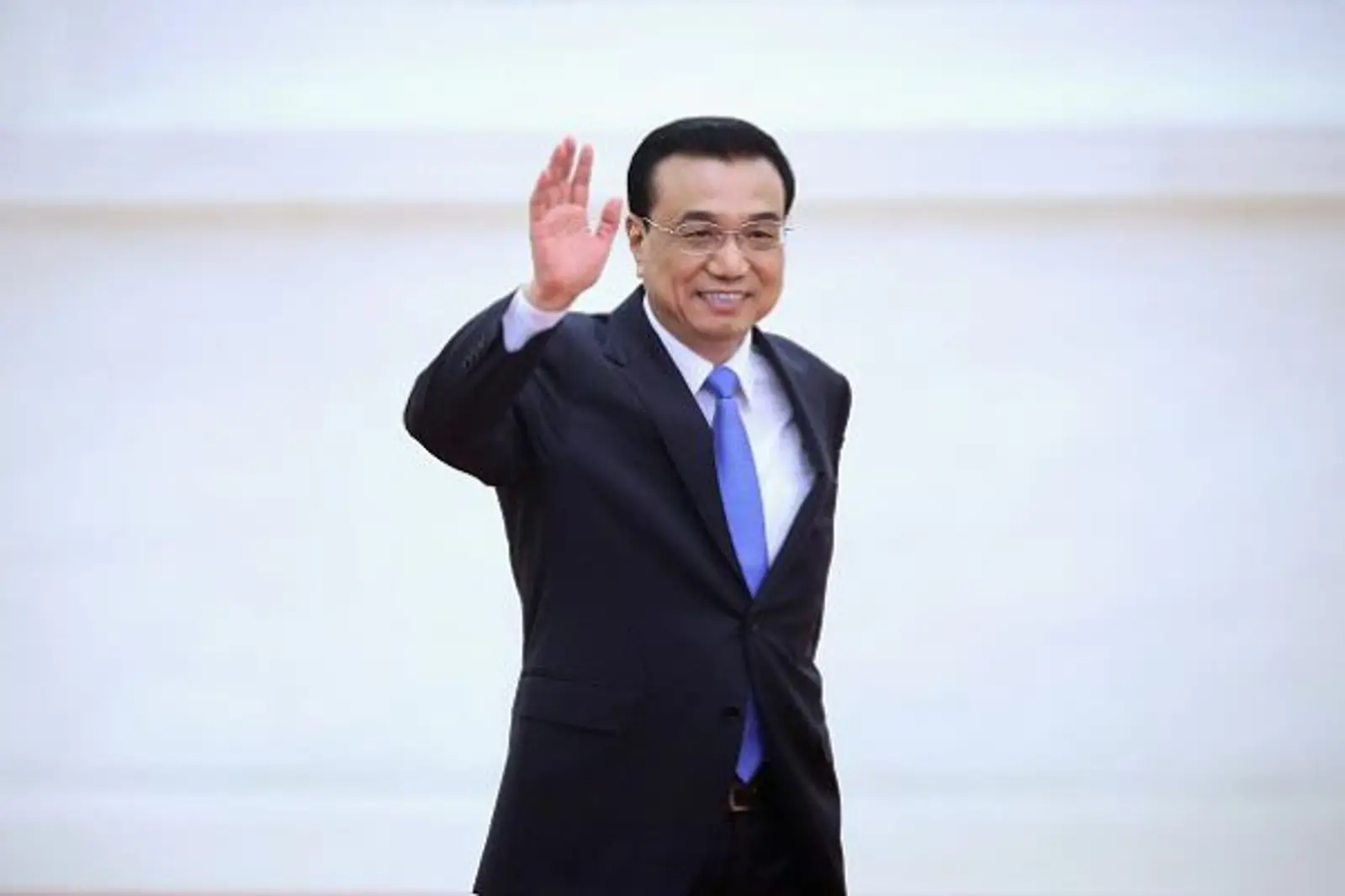 总理李克强致新西兰：将促进电商等领域合作，两国合作将“会当凌绝顶，一览众山小”！