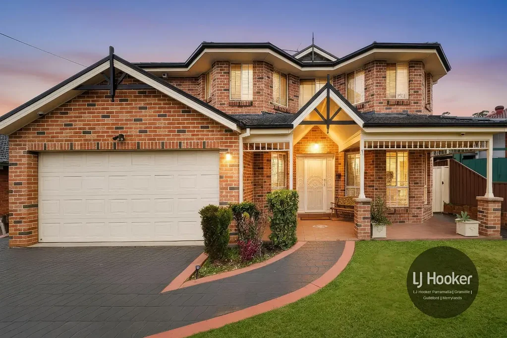 Merrylands 4房 精心设计，提供生活、成长和娱乐的宽敞空间 Thoughtfully Designed with Space to Live, Grow and Entertain