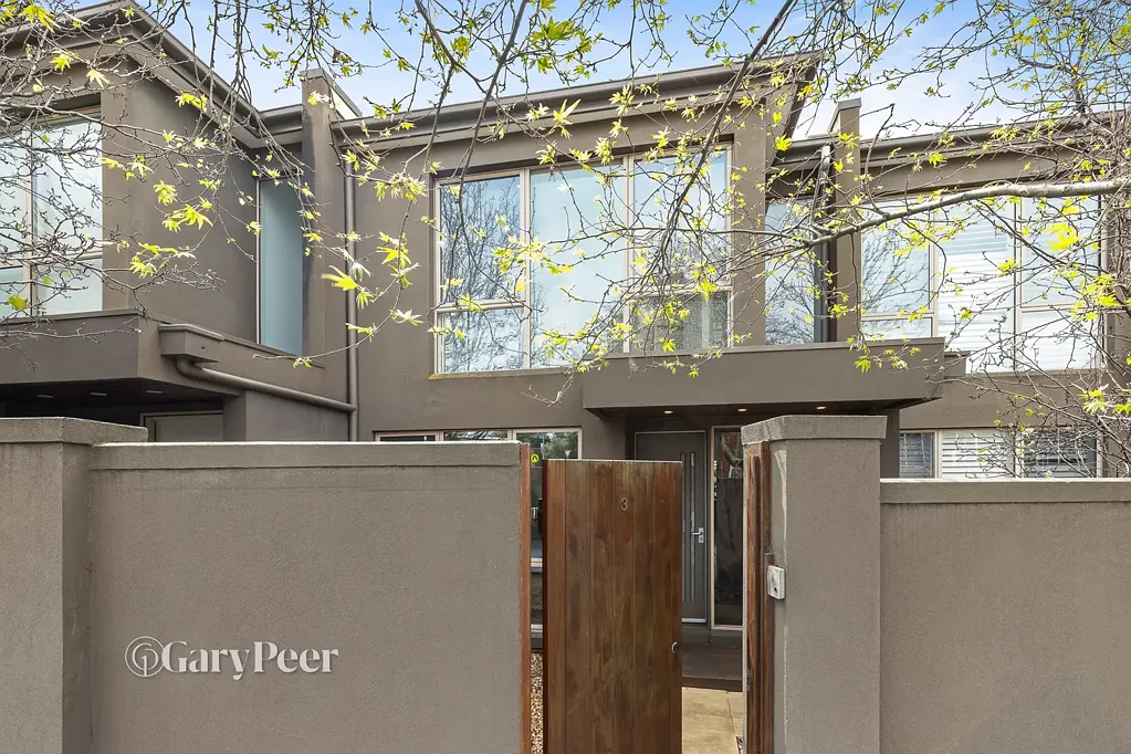 Brighton East 3ਬੈੱਡਰੂਮ Stylish, sunlit living in a standout location