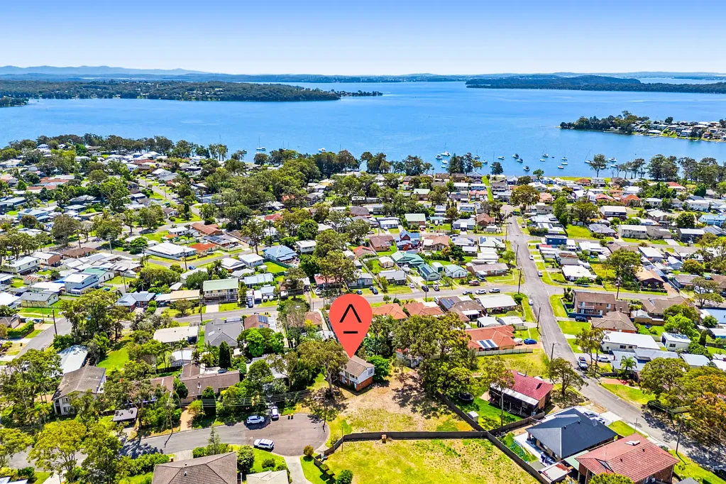 Summerland Point 3Moenga Renovation Project on 1069sqm block - Endless Opportunity