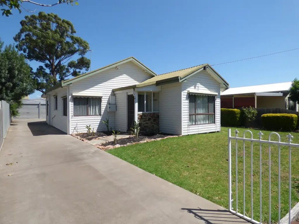 Fantastic Location Just Minutes From Town – Right Here In Traralgon