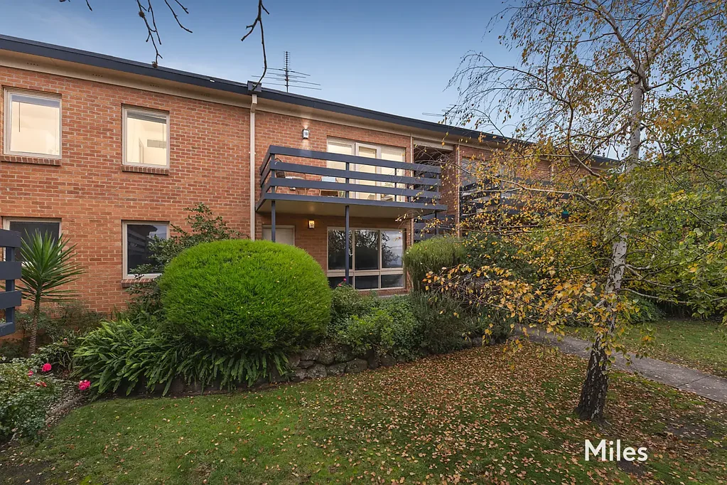 Heidelberg 3 Slaapkamer Substantial Living & Spectacular Views Near Burgundy Street
