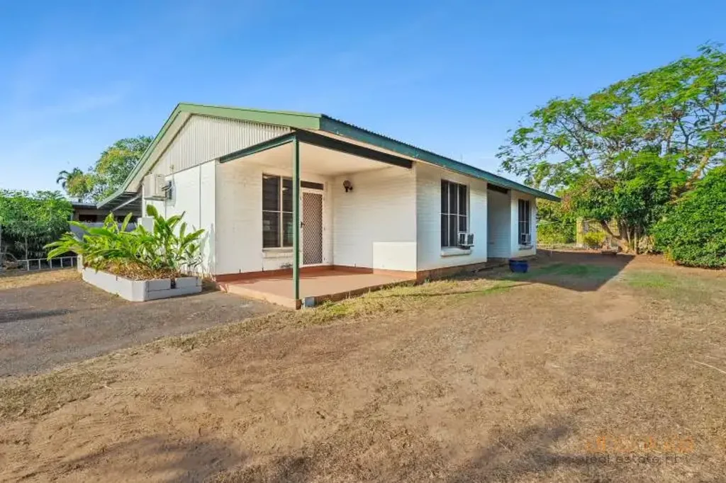 FAMILY HOME IN A FANTASTIC LOCATION