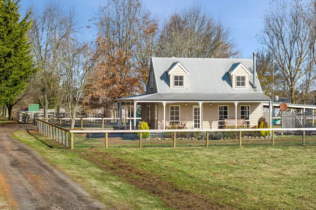 Kyneton 3 Bedroom A Storybook Cottage with Space to Grow