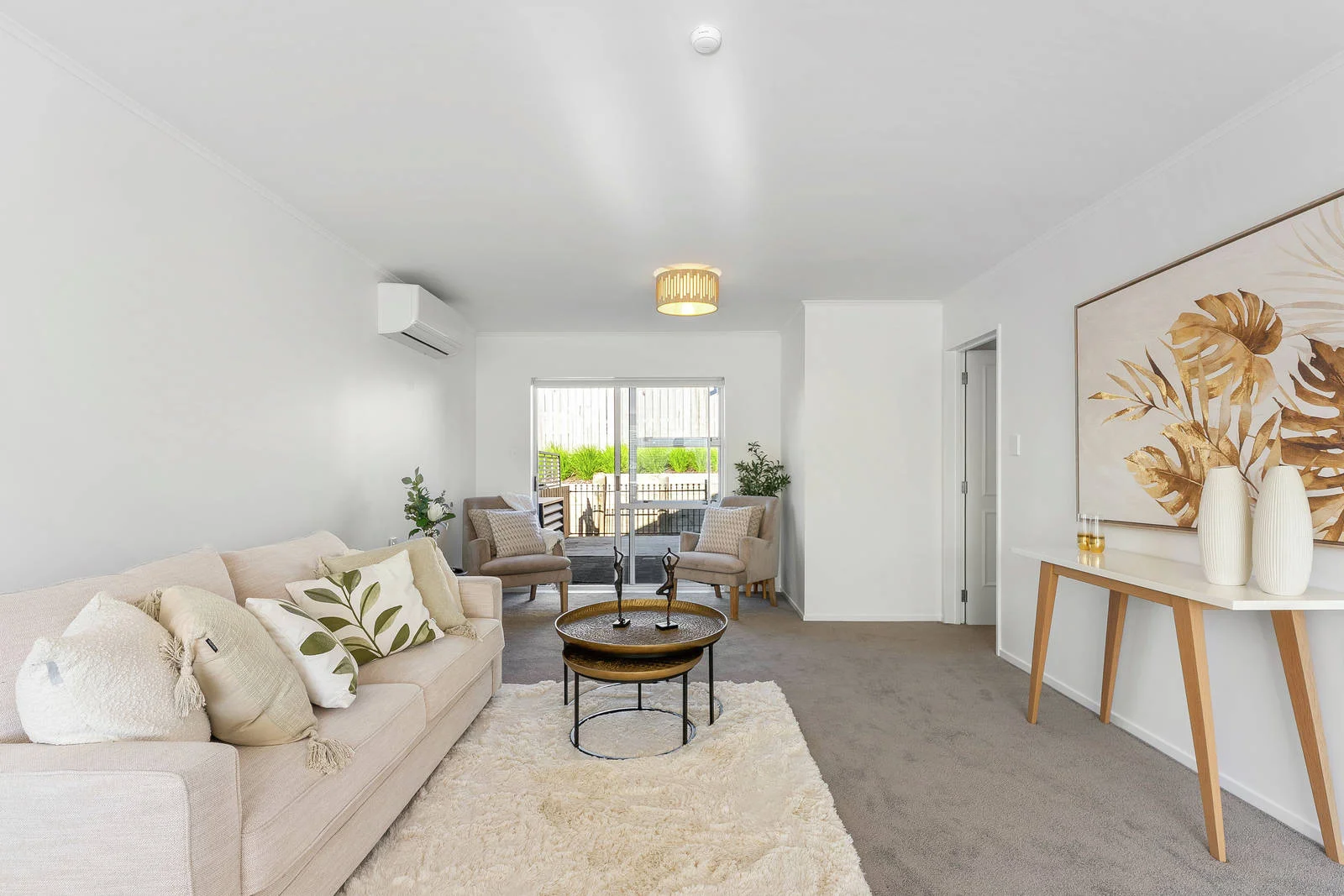 Mount Roskill 2房  Refined Living in a Private, Boutique Enclave