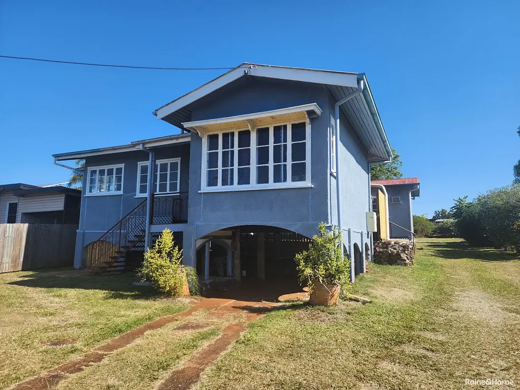 3 BEDROOM HOME CLOSE TO TOWN
