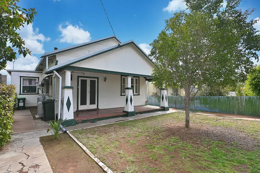 Broken Hill 3ਬੈੱਡਰੂਮ CENTRAL HOME