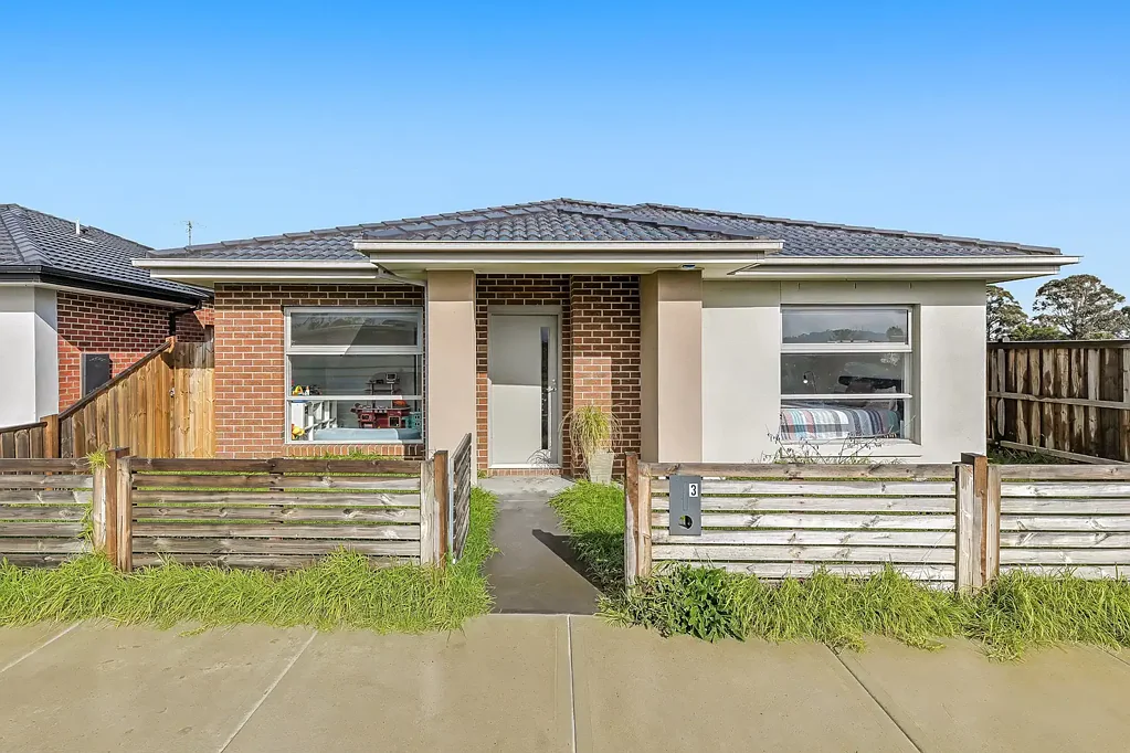 Officer 4 Bedroom Contemporary Family Comfort with Space to Grow