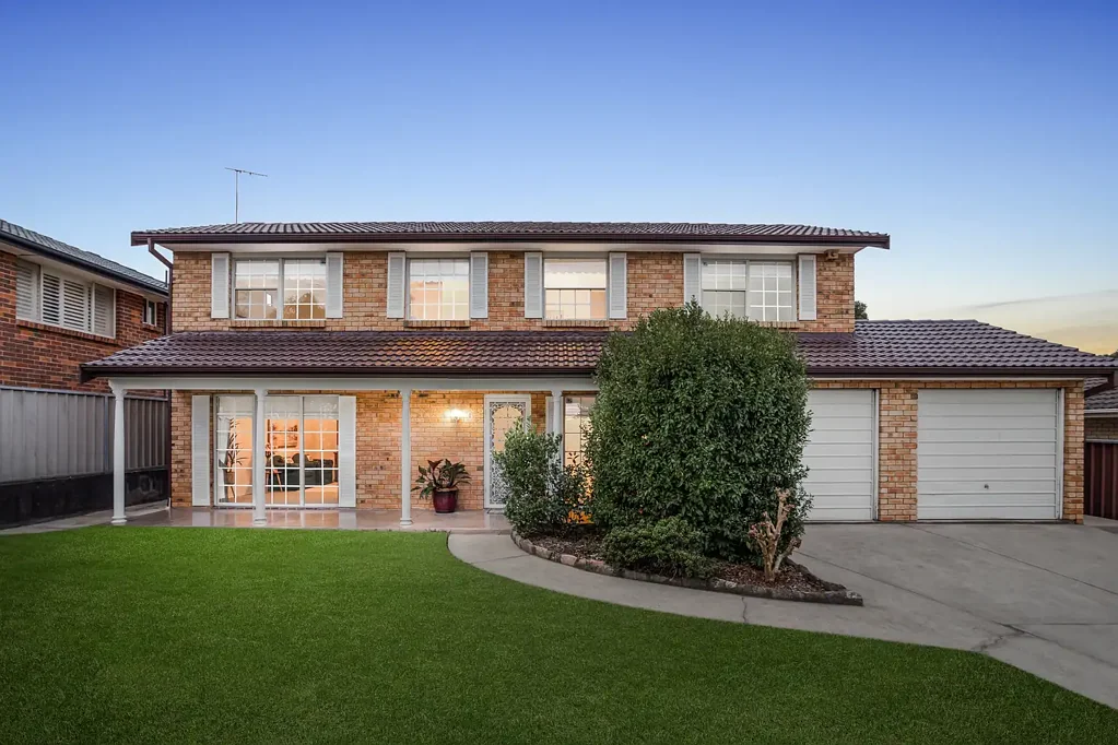 Kings Langley 5कमरा A friendly, convenient family home