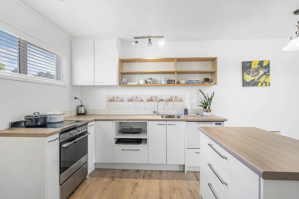 16B Beauchamp Street, Tawa, Wellington