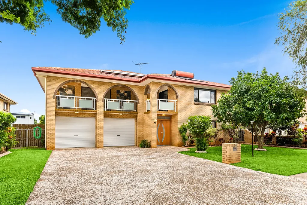 34 Carnaby Street, Macgregor, QLD 4109