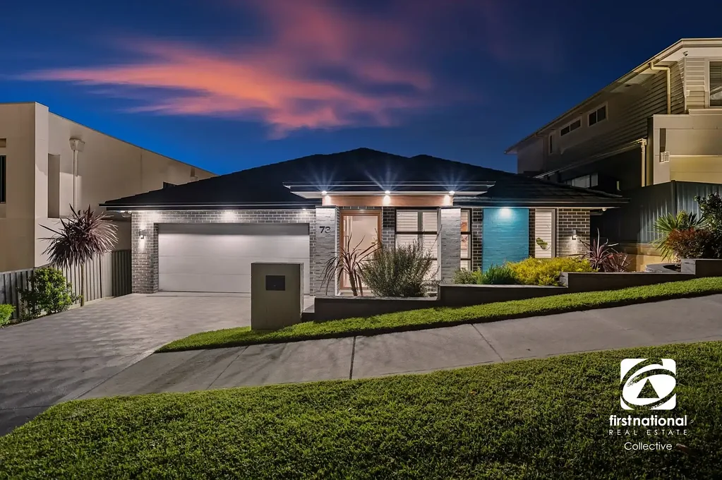 Denham Court 4房  大型定制建造的家庭住宅  Large Custom Built Family Home