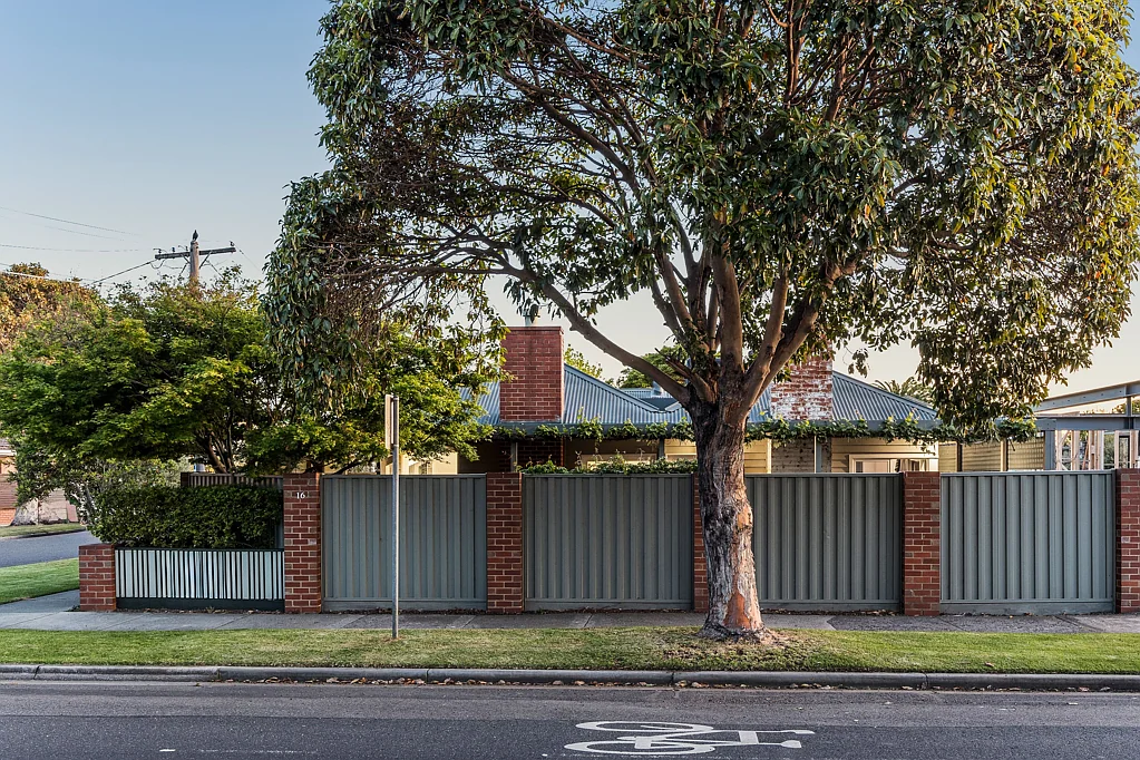 16 Civic Parade, Seaholme, VIC 3018