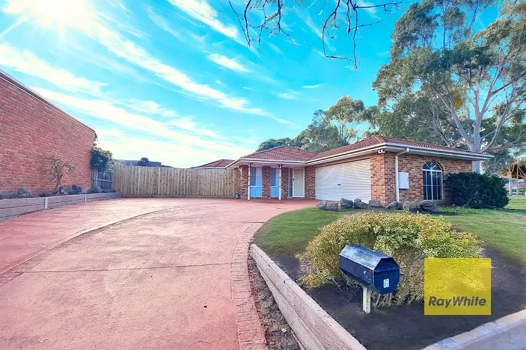 RENOVATED 4 BEDROOM HOME IN PRIME LOCATION!!!