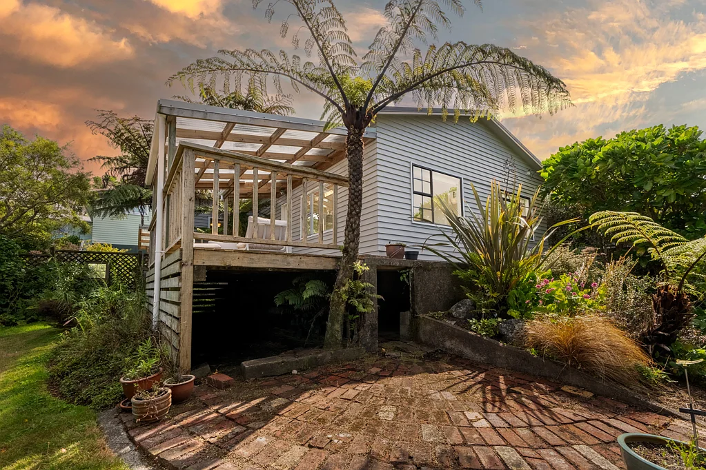 34 Poto Road, Normandale, Lower Hutt, Wellington