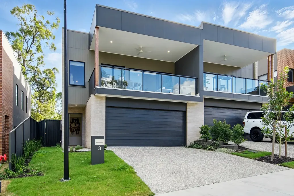 Upper Coomera 4部屋 Experience the Best of Both Worlds: Brand-New 4-Bedroom 198smq Townhouse in Upper Coomera