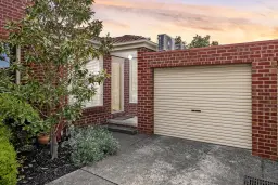 8/11 Willow Street, Essendon