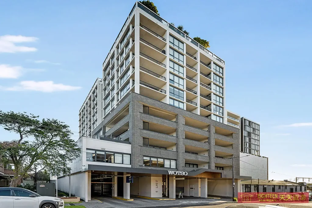 Kogarah 1房 宽敞书房 便捷办公 现代厨房 石制台面 开放式空间 私人阳台 自然采光 安全车位 North-Facing One-Bedroom Apartment with Study Room