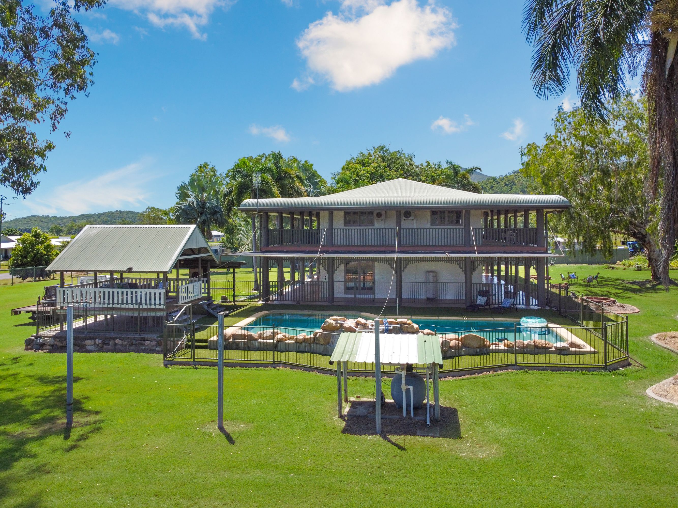 11 BRAHMAN ST, ALLIGATOR CREEK QLD 4816, 0 침실, 0 욕실, House