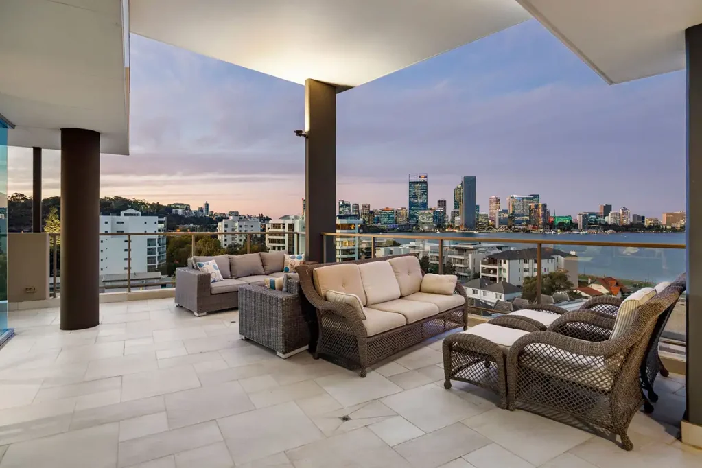 South Perth 3房  LUXURY PENTHOUSE WITH 270° PANORAMA