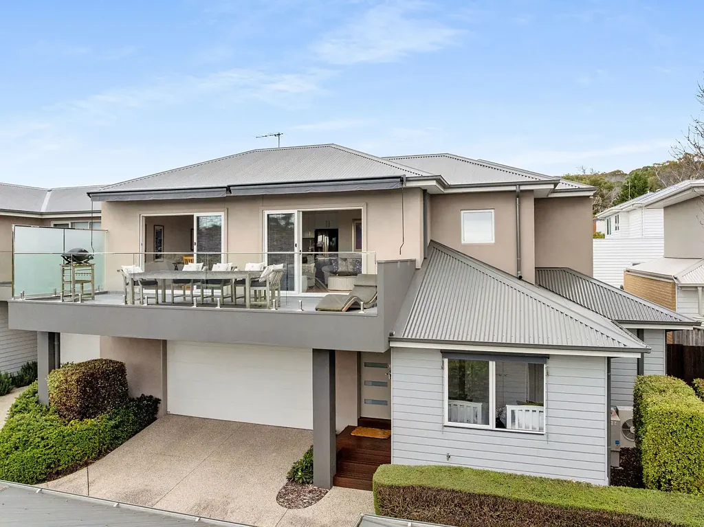 Mccrae 3 Bedroom Coastal Elegance with Bay Views