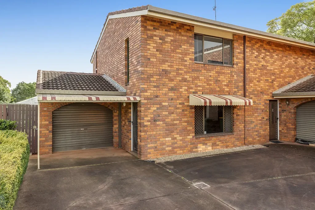 East Toowoomba 2Zimmer Must-See Unit in Sought After East Toowoomba