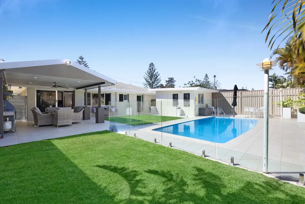 Bundall 4 Bedroom Stunning 4-Bedroom Family Home with Pool & Exceptional Outdoor Living in Prime Bundall Location