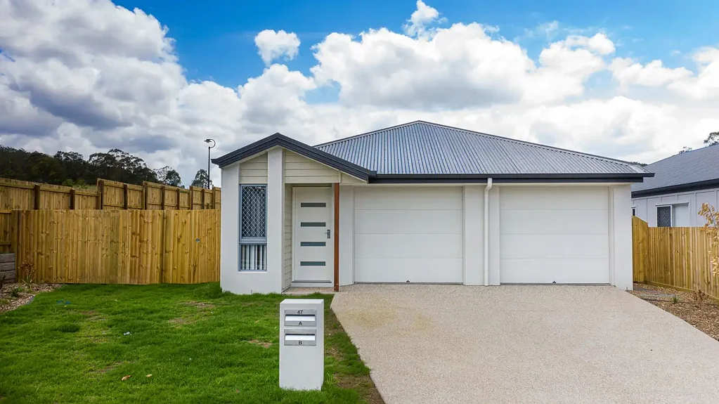 SPACIOUS ONE BEDROOM DUPLEX