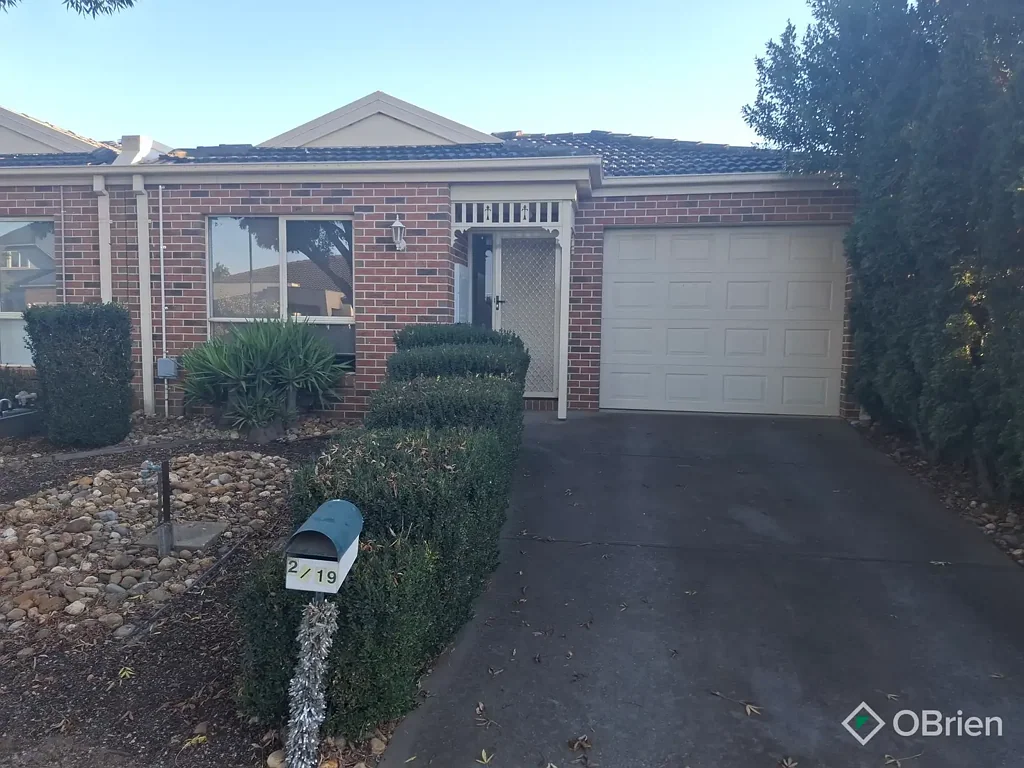 Modern 3-Bedroom Unit for Lease in Prime Werribee Location