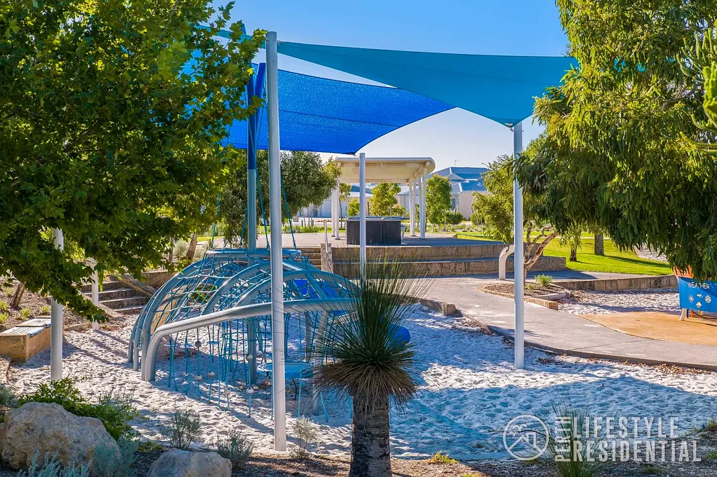 2 BED COASTAL HOME WITH GARAGE