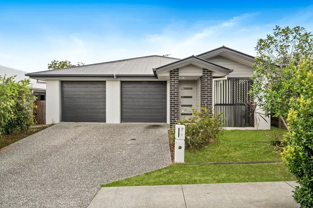 Logan Reserve 5 Bedroom Dual Key Investment Returning $1,000pw