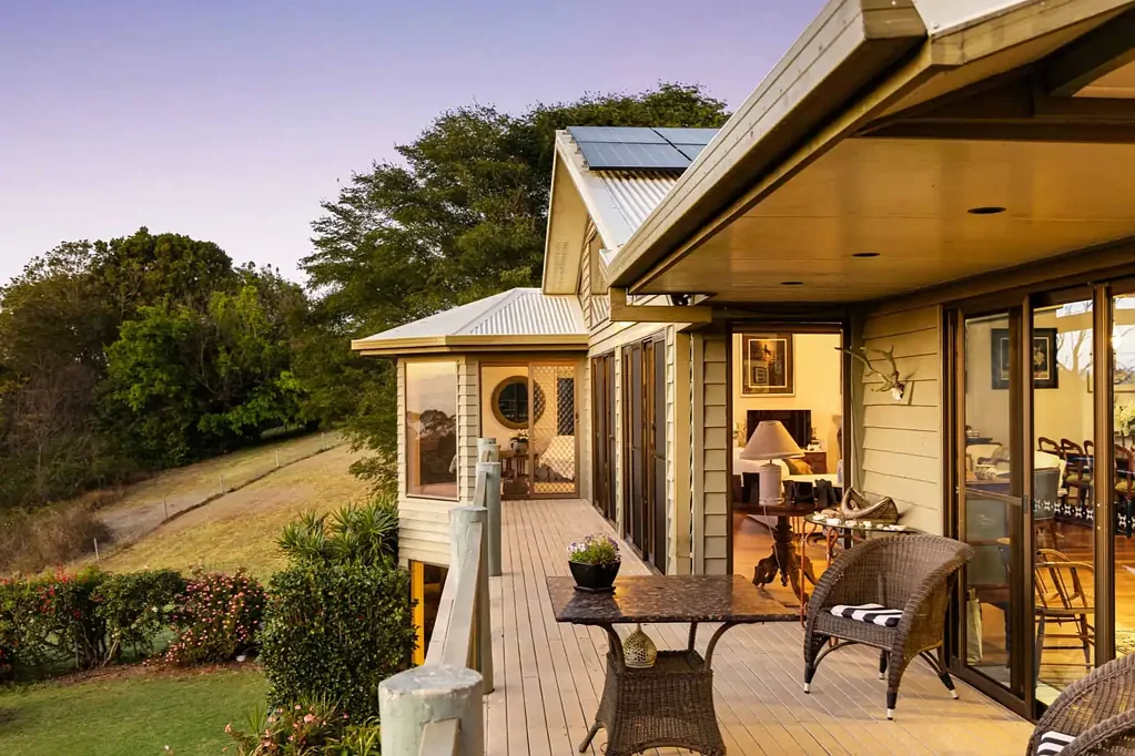 Blue Mountain Heights 5Kwarto Range side Residence with uninterrupted views across the valley