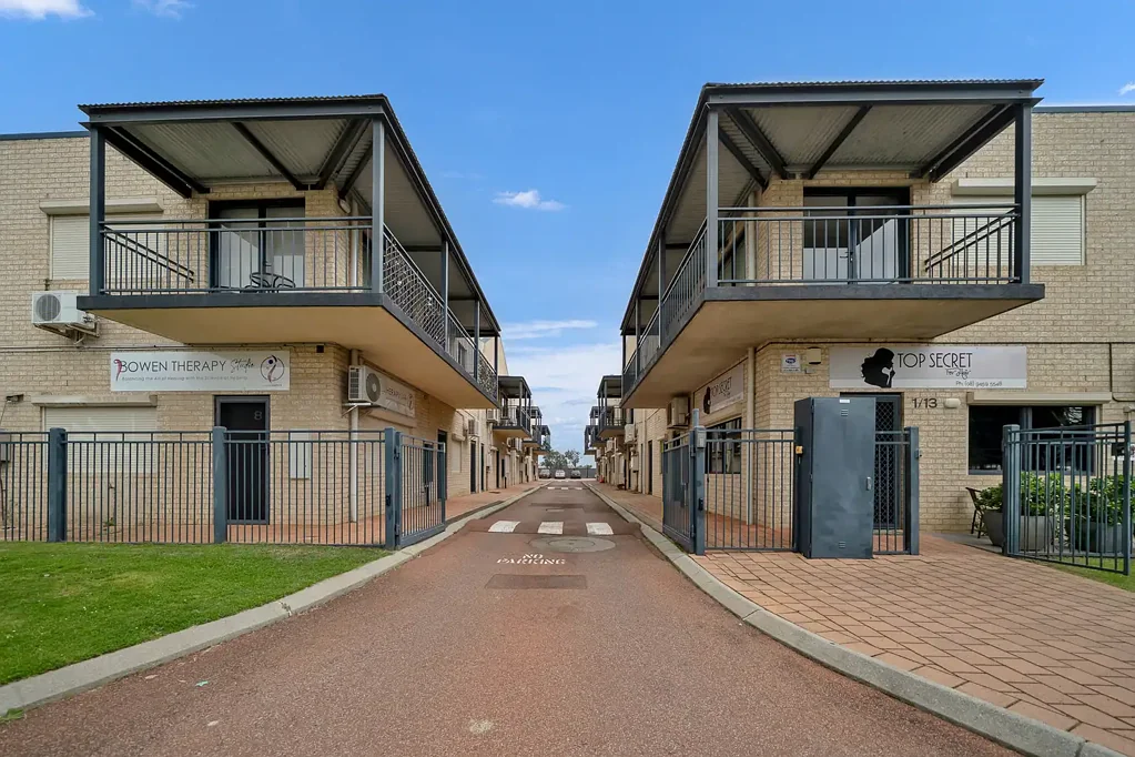 Maddington 2ਬੈੱਡਰੂਮ Capitalize on Dual-Use Potential – Residential & Commercial Investment!