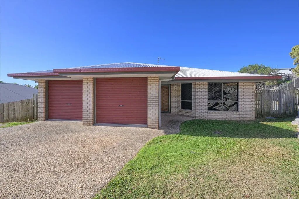 Clinton 4 Bedroom Lovely Family Home On A Great Sized Block!