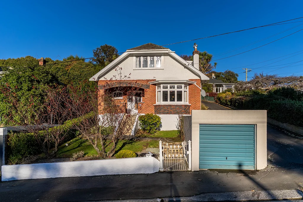 Belleknowes 4 Bedroom Stand-out family living, location & character