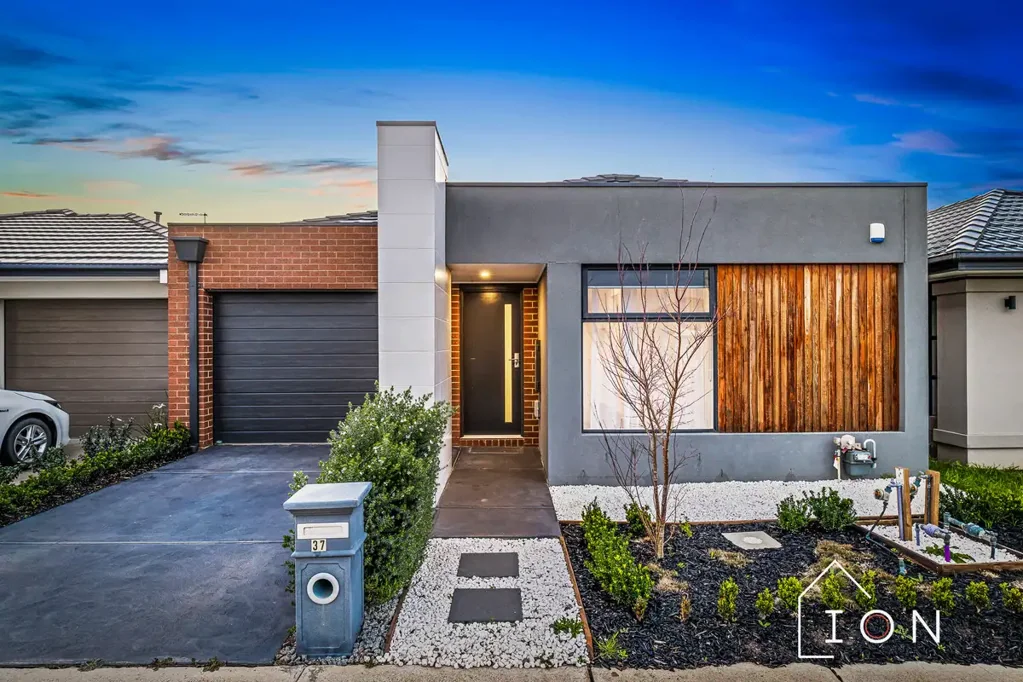 37 Mindful Circuit, Clyde, VIC 3978