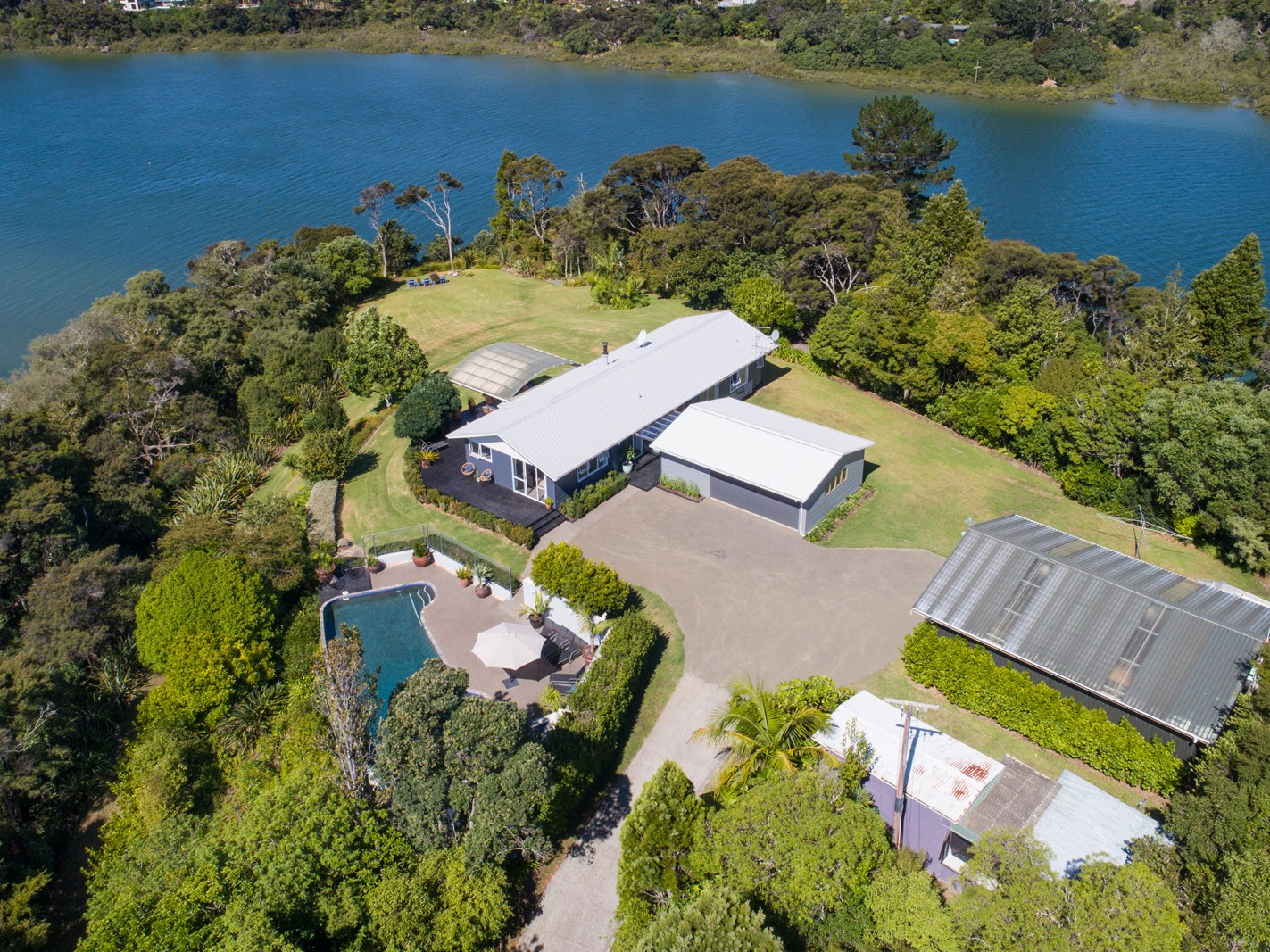 51 Ngarahana Avenue, Paremoremo, Auckland - North Shore, 4 habitaciones, 0 baños