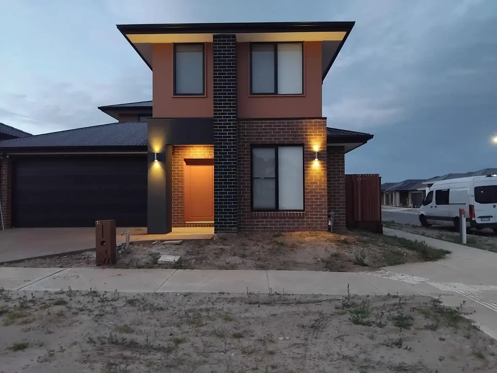 Luxury Living in a Brand New Clyde North House (Smith's Lane Area)!